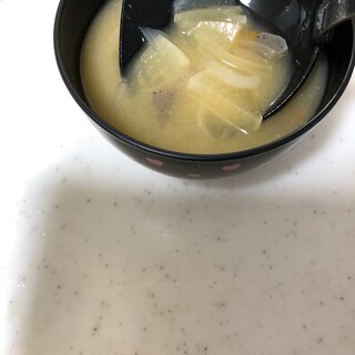 大根と新玉葱とこんにゃくのお味噌汁(^^)